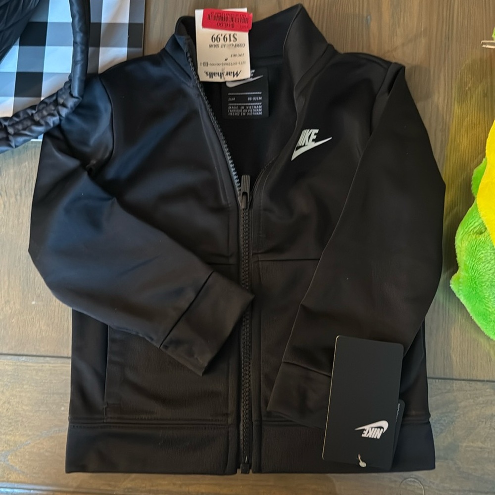 BNWT toddler Nike active lightweight jacket 24M